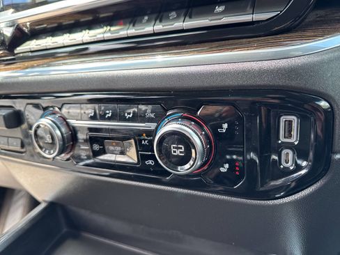 Used 2023 GMC Sierra 1500 Elevation w/ Preferred Package image 29