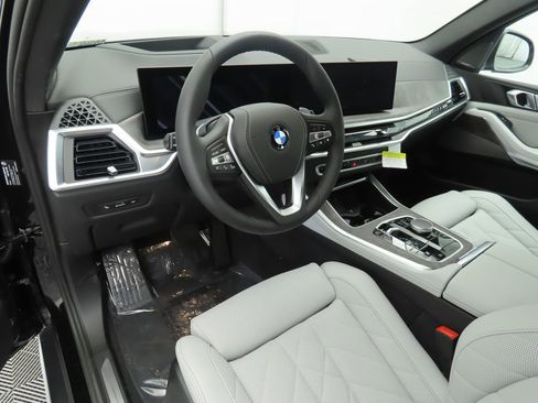 Certified 2025 BMW X5 sDrive40i image 10