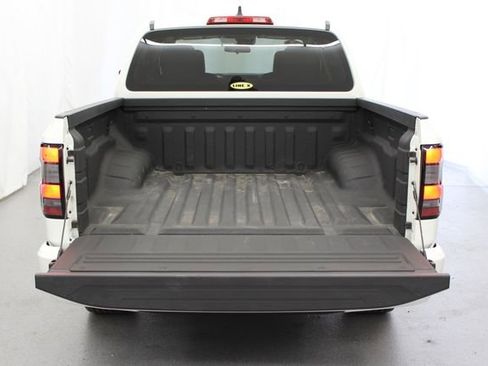 Used 2023 Nissan Frontier SV w/ Technology Package RWD image 8