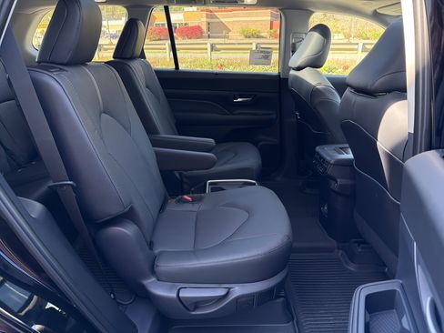 New 2026 Toyota Grand Highlander Platinum AWD/4WD image 36