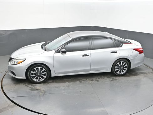 Used 2017 Nissan Altima 2.5 SV image 31