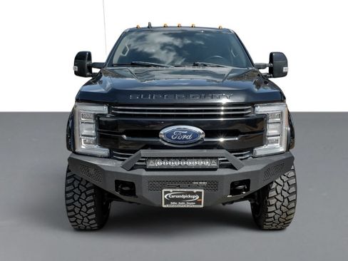 Used 2019 Ford F250 Lariat w/ Lariat Ultimate Package AWD/4WD image 47