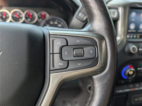 Used 2021 Chevrolet Silverado 1500 LT AWD/4WD image 25