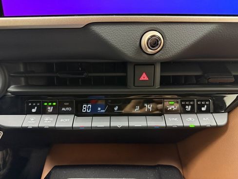 New 2026 Toyota Crown Signia Limited w/ Advanced Technology Package image 17