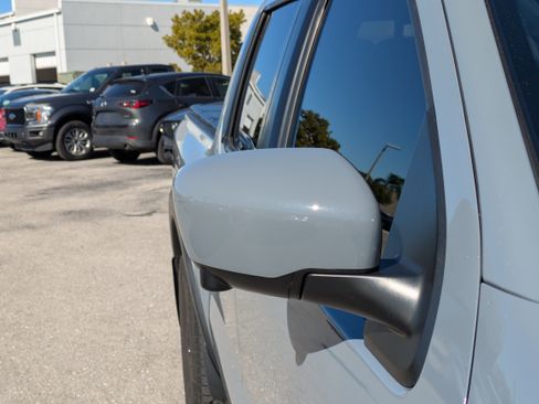 Used 2023 Nissan Frontier Pro-X w/ Pro Convenience Package image 12