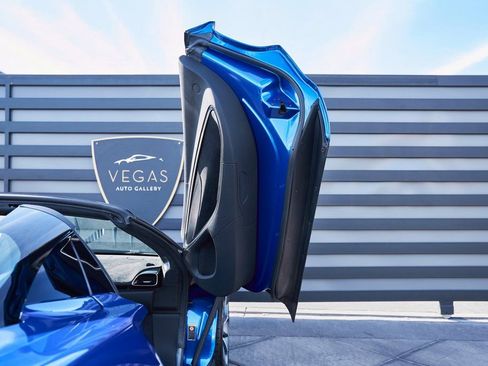 Used 2025 McLaren Artura Spider RWD image 33