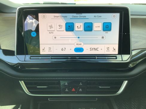 New 2026 Volkswagen Atlas SE FWD image 19