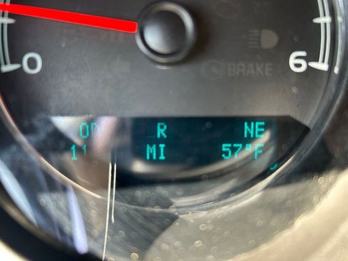 Used 2011 Chevrolet Avalanche LTZ AWD/4WD image 17