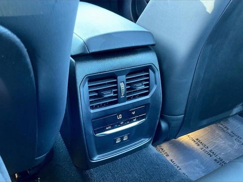 Used 2024 BMW 330i Sedan w/ Convenience Package image 33