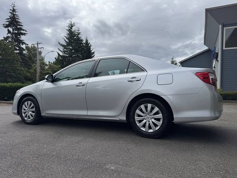 Used 2013 Toyota Camry LE FWD image 5