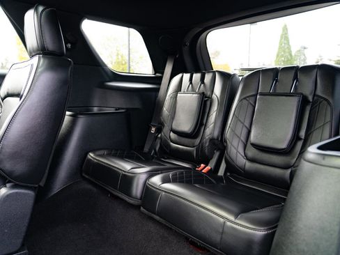 Used 2019 Ford Explorer Platinum image 16