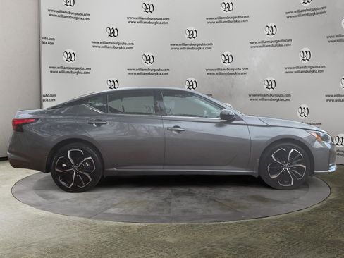 Used 2024 Nissan Altima 2.5 SR image 6