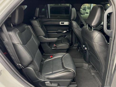 Used 2022 Ford Explorer ST w/ Equipment Group 401A AWD/4WD image 32