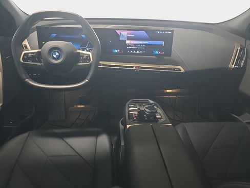 Used 2025 BMW iX xDrive50 AWD/4WD image 10