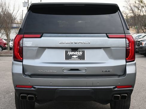Used 2025 GMC Yukon Denali Ultimate image 12
