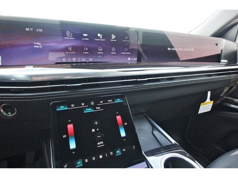 New 2026 Cadillac Escalade Luxury w/ Touring Package AWD/4WD image 17