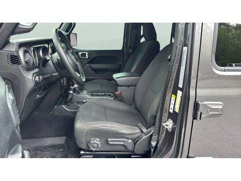 Used 2018 Jeep Wrangler Unlimited Sport S AWD/4WD image 10