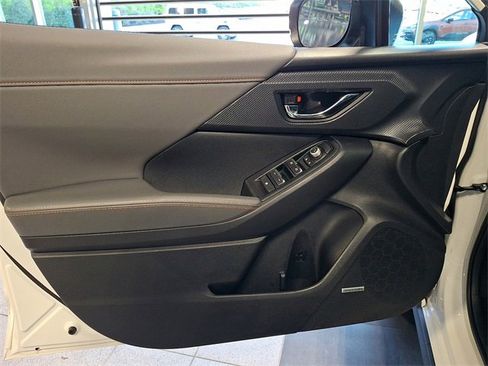 Used 2025 Subaru Crosstrek 2.5i Limited w/ Popular Package #4A image 11