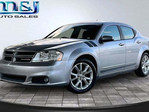 Used 2013 Dodge Avenger R/T image 1