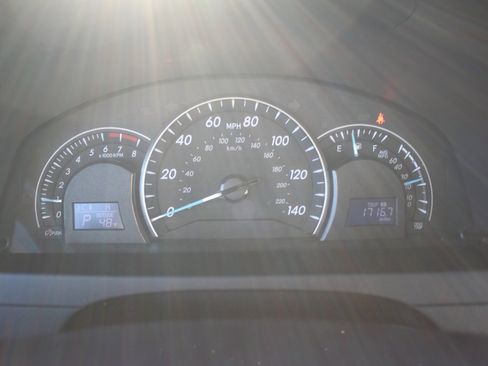 Used 2014 Toyota Camry LE image 13