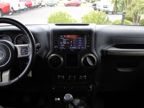 Used 2018 Jeep Wrangler Unlimited Sport w/ Power Convenience Group AWD/4WD image 21