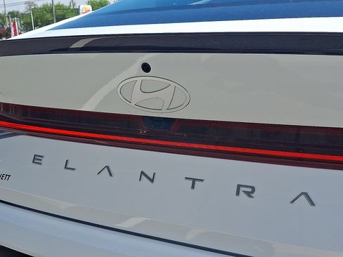 New 2026 Hyundai Elantra SEL Sport FWD image 5