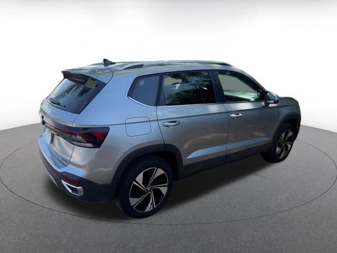 Used 2025 Volkswagen Taos SE AWD/4WD image 15