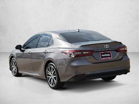 Used 2024 Toyota Camry XLE FWD image 8