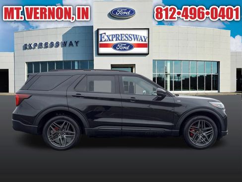 Used 2025 Ford Explorer ST-Line w/ ST-Line Street Pack AWD/4WD image 6