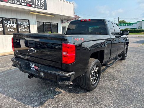 Used 2018 Chevrolet Silverado 1500 Custom w/ Custom Value Package AWD/4WD image 4