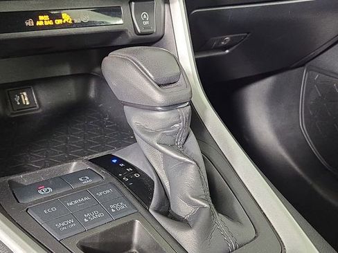 Used 2025 Toyota RAV4 XLE image 20