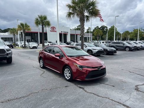 Used 2024 Toyota Corolla LE FWD image 2