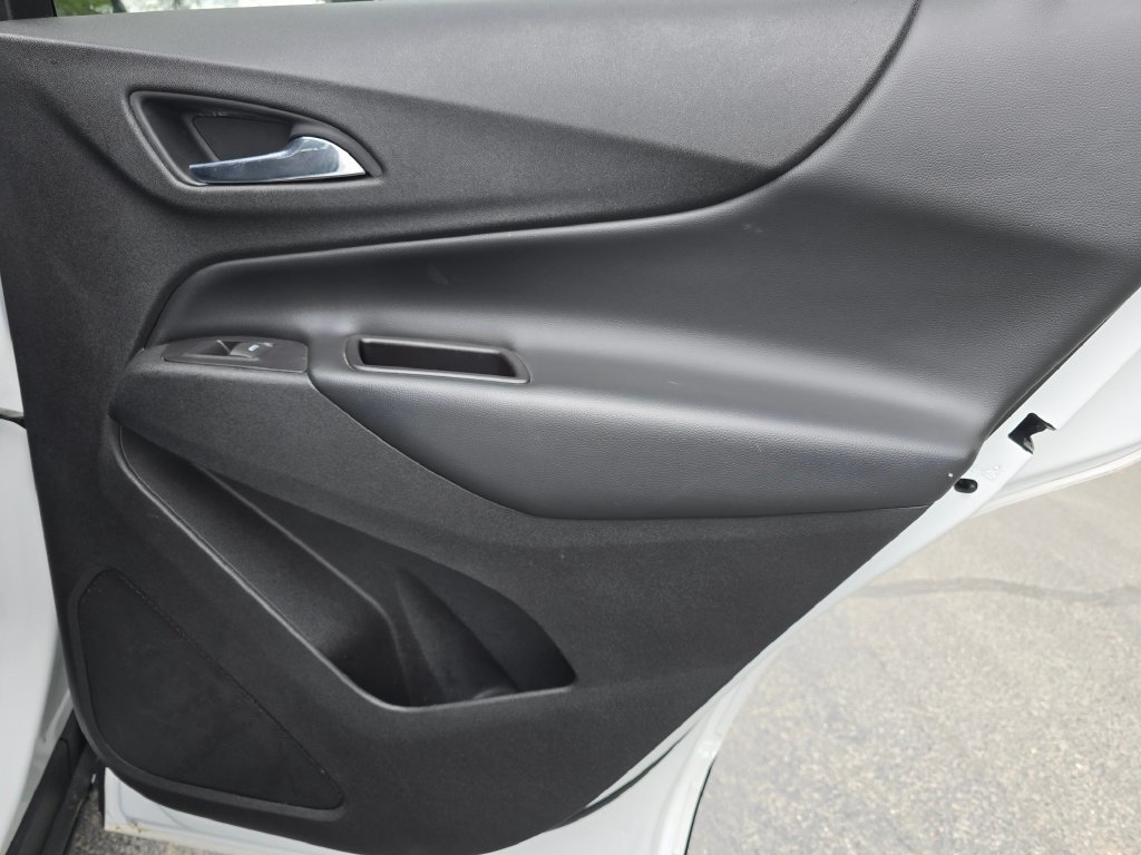 Used 2018 Chevrolet Equinox LT FWD image 23