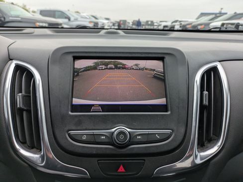 Used 2021 Chevrolet Equinox LT image 17