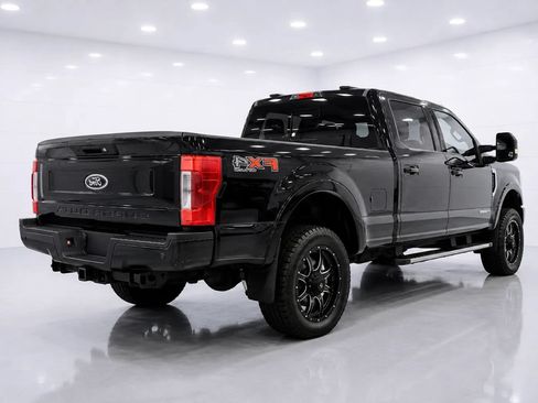 Used 2018 Ford F250 Lariat w/ Lariat Ultimate Package AWD/4WD image 5