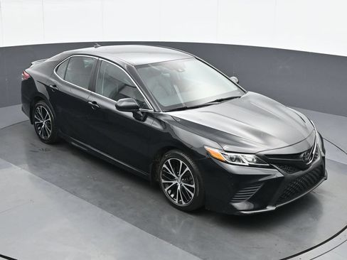 Used 2019 Toyota Camry SE w/ Protection Package (Q2) FWD image 25