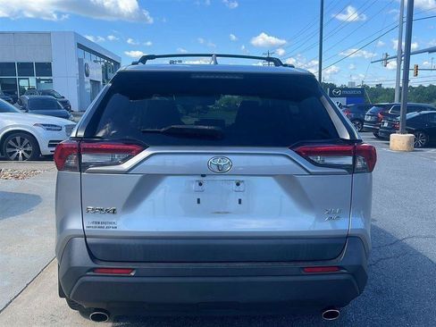 Used 2019 Toyota RAV4 XLE Premium w/ Cold Weather Package AWD/4WD image 5