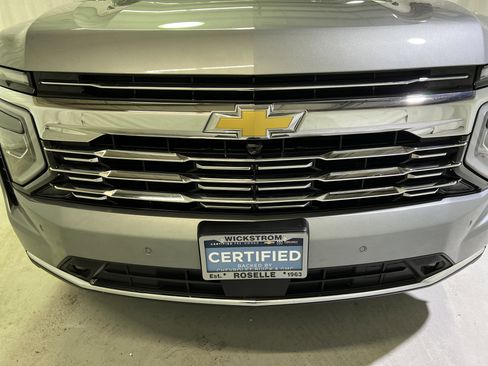 Certified 2025 Chevrolet Suburban Premier image 4
