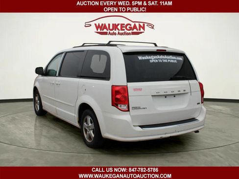 Used 2012 Dodge Grand Caravan SXT image 6