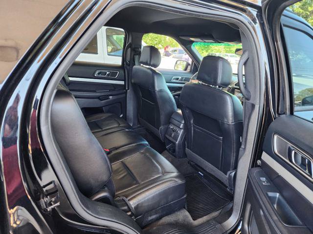 Used 2016 Ford Explorer XLT w/ Equipment Group 202A AWD/4WD image 17
