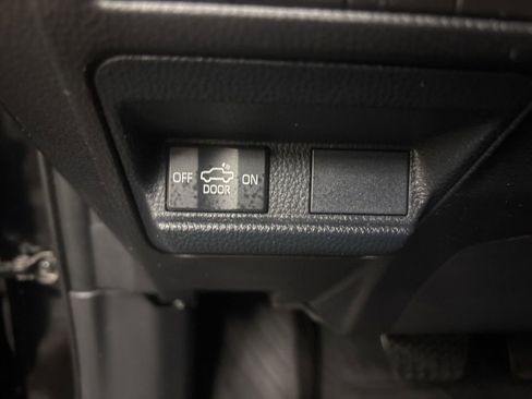 Used 2024 Toyota Tacoma SR5 AWD/4WD image 18