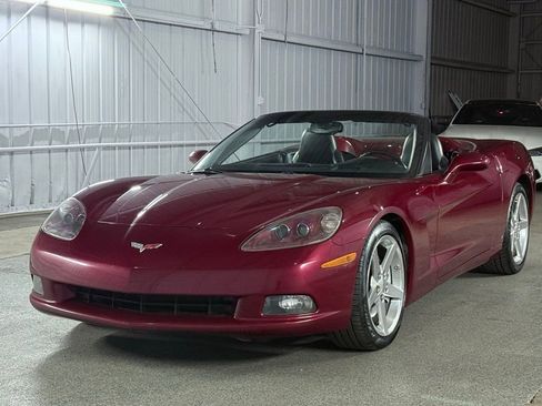 Used 2006 Chevrolet Corvette Convertible w/ Preferred Equipment Group image 18
