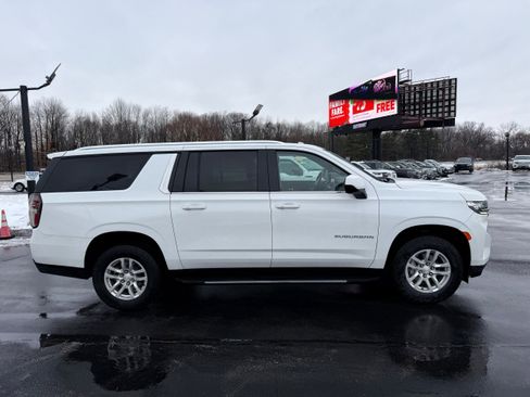 Used 2023 Chevrolet Suburban LT image 10