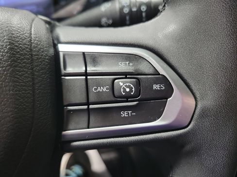 Certified 2023 Jeep Compass Latitude AWD/4WD image 37
