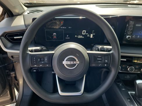 Certified 2025 Nissan Kicks S FWD image 15