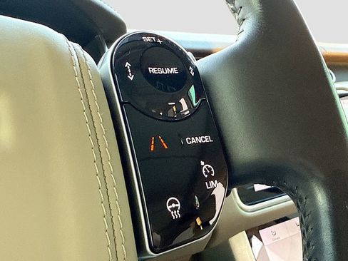 Used 2020 Land Rover Range Rover HSE image 39