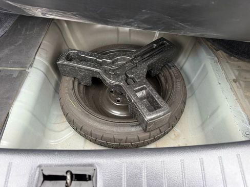 Used 2019 Nissan Sentra SV image 14