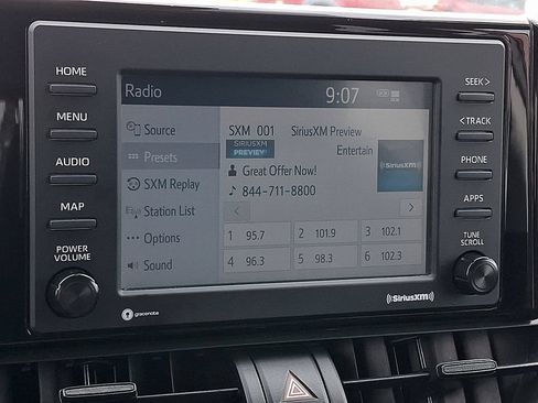 Used 2020 Toyota RAV4 LE AWD/4WD image 18