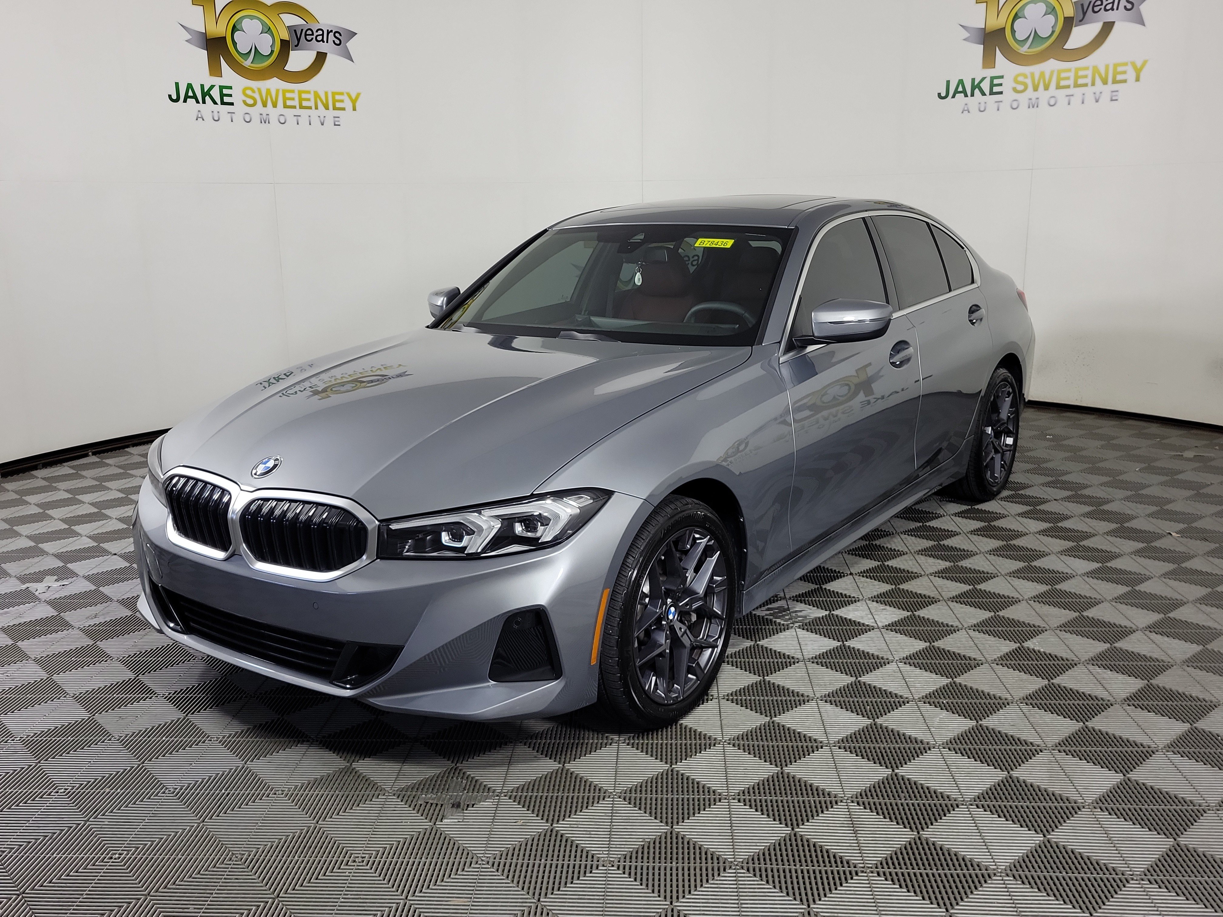 Certified 2025 BMW 330i xDrive Sedan w/ Convenience Package AWD/4WD image 3