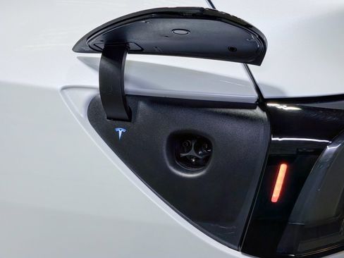 Used 2026 Tesla Model Y Long Range image 5